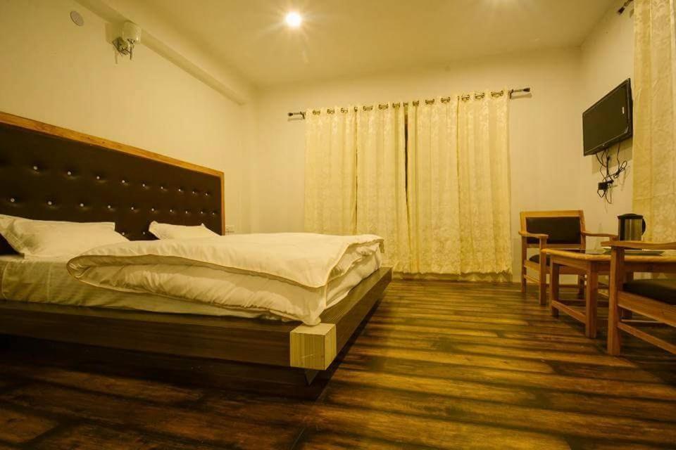 Hotel Om Ladakh Leh Buitenkant foto
