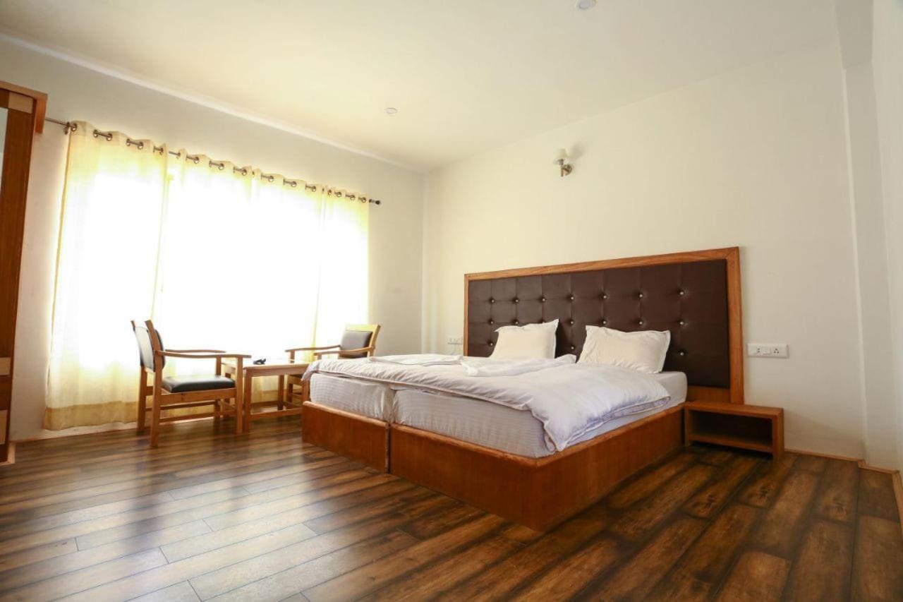 Hotel Om Ladakh Leh Buitenkant foto