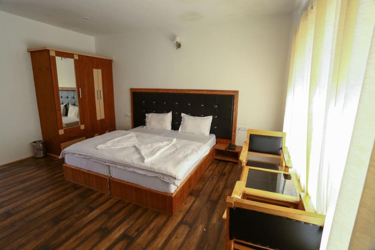 Hotel Om Ladakh Leh Buitenkant foto