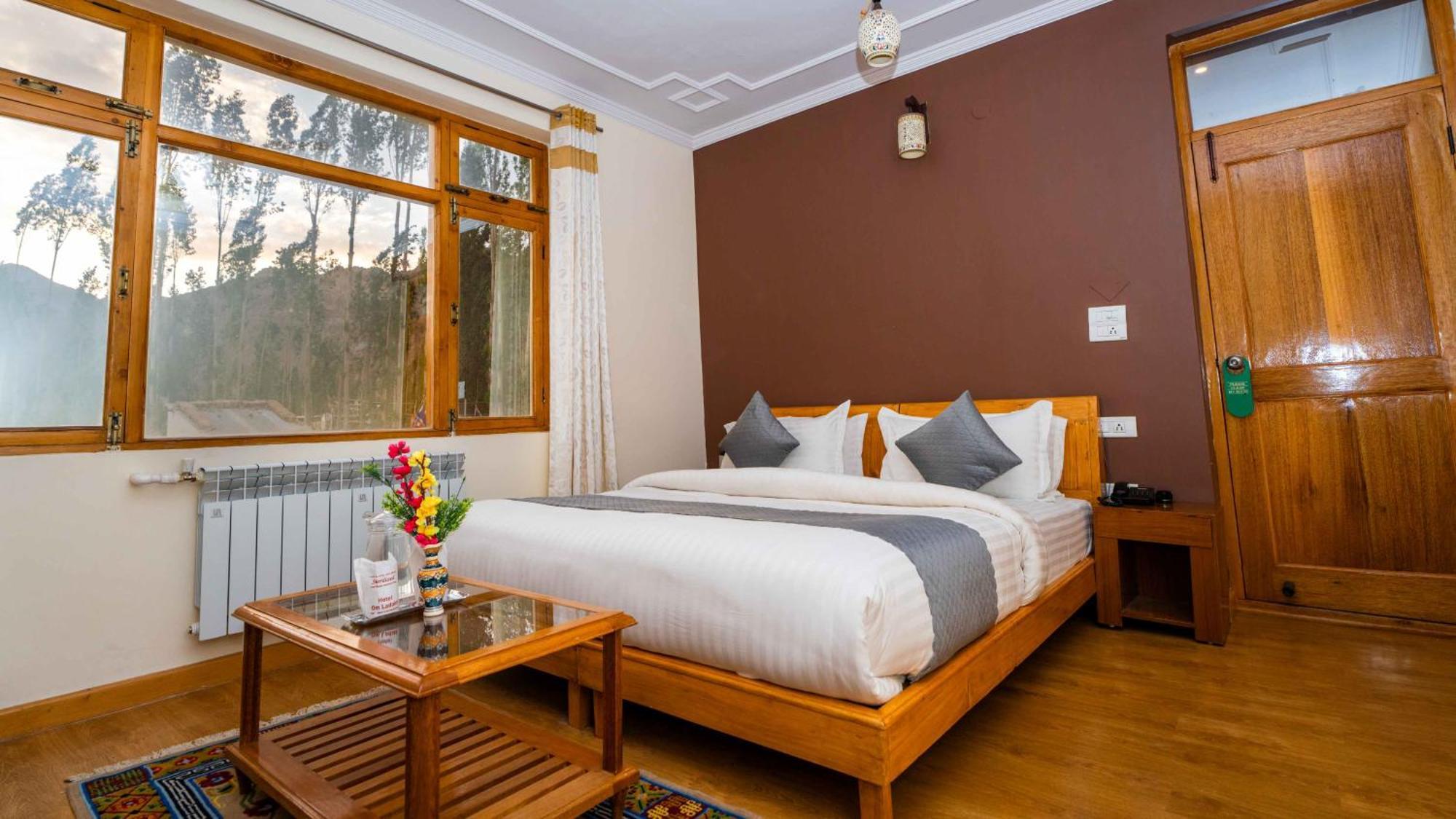 Hotel Om Ladakh Leh Buitenkant foto