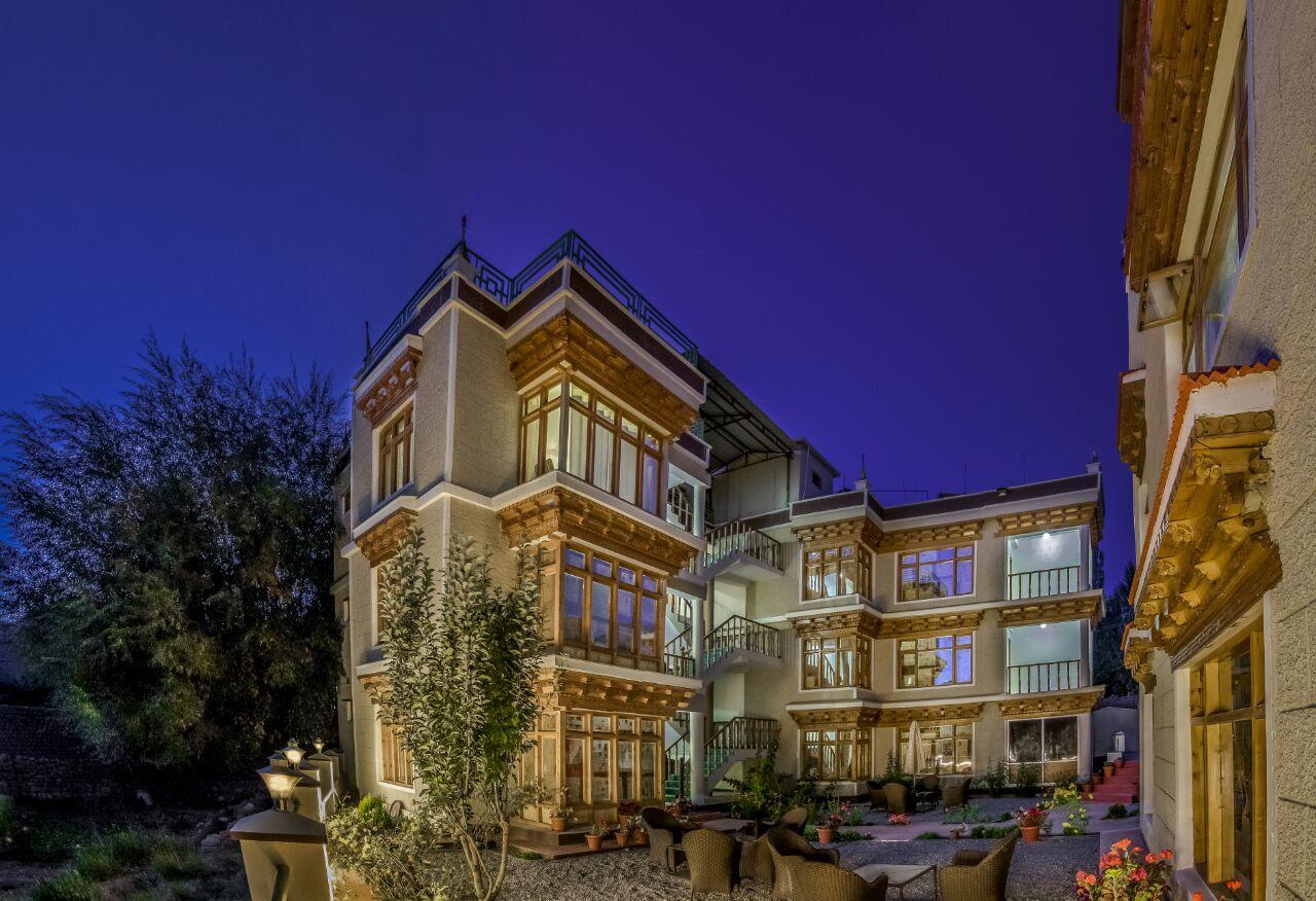 Hotel Om Ladakh Leh Buitenkant foto