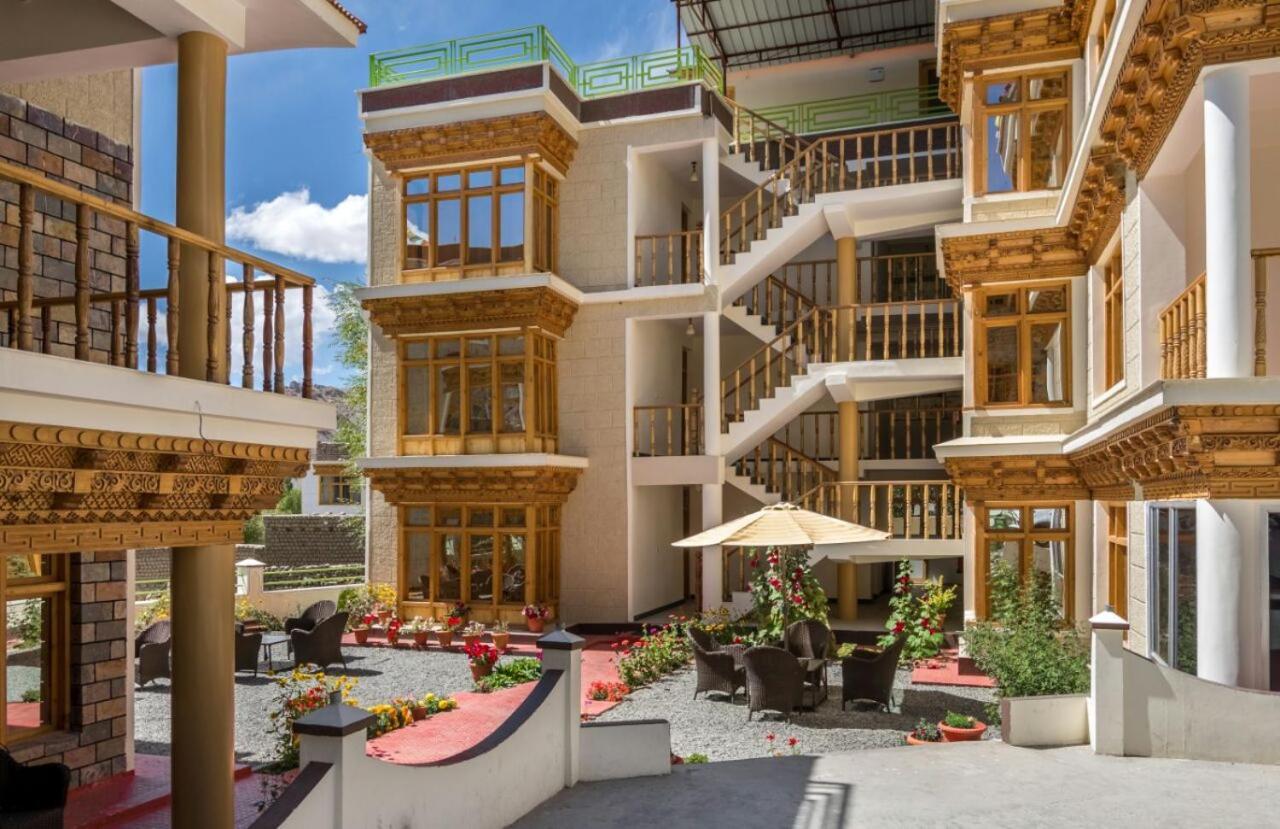 Hotel Om Ladakh Leh Buitenkant foto