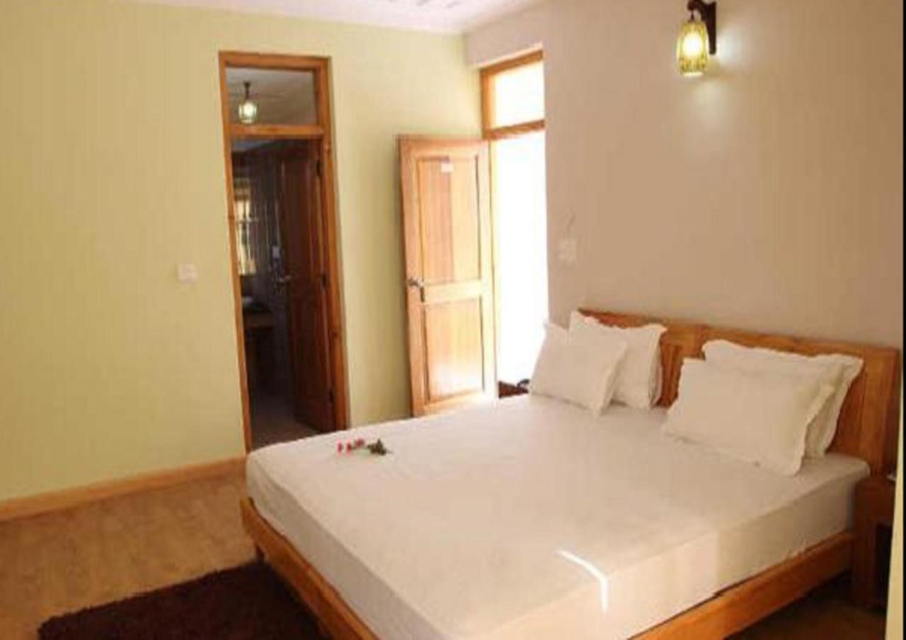 Hotel Om Ladakh Leh Buitenkant foto