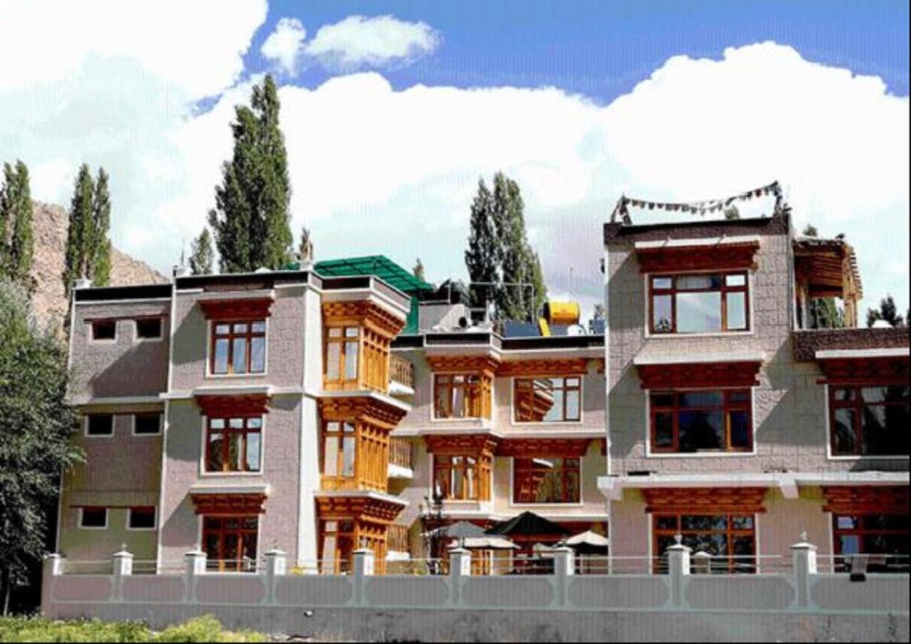 Hotel Om Ladakh Leh Buitenkant foto