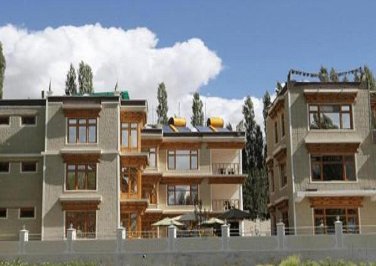 Hotel Om Ladakh Leh Buitenkant foto