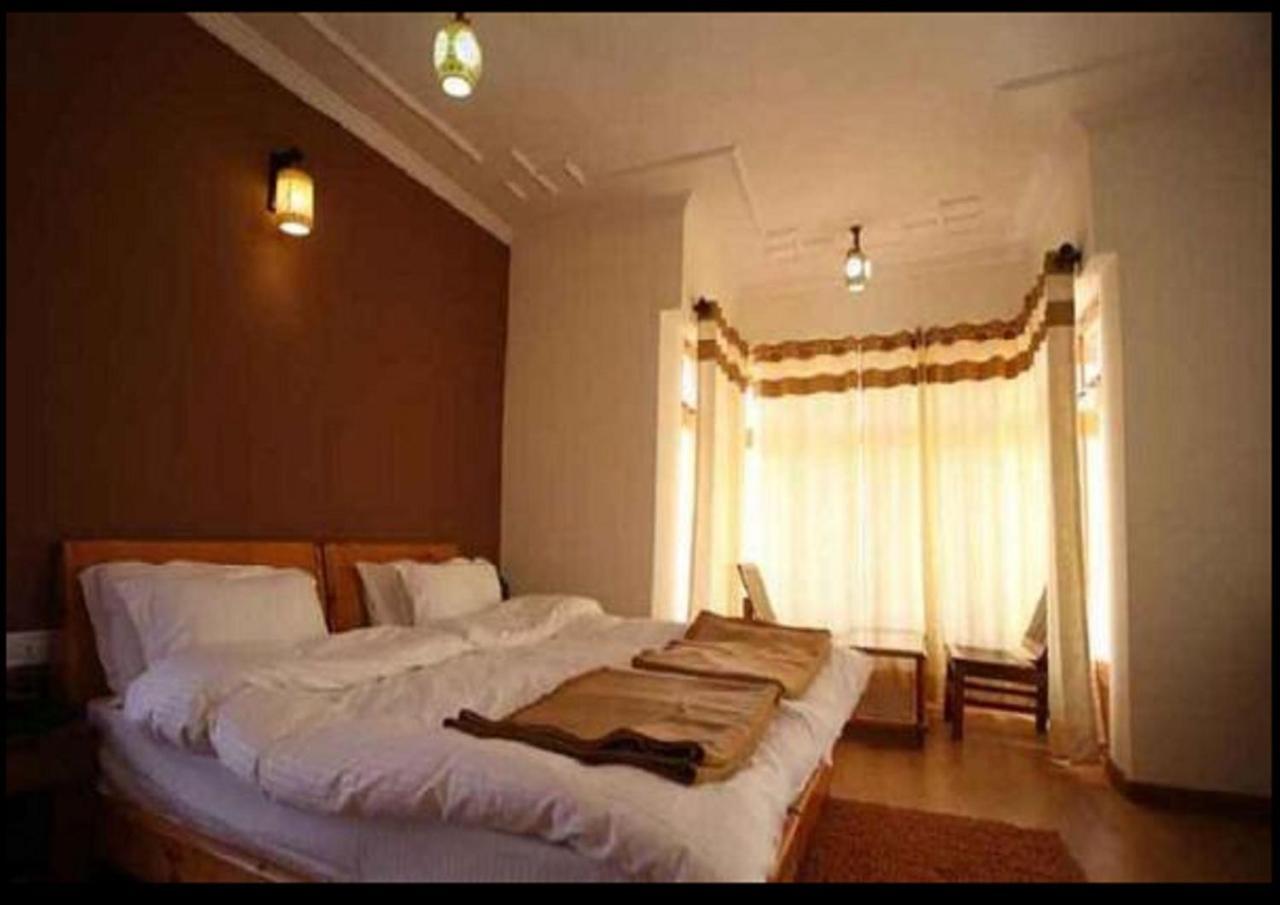 Hotel Om Ladakh Leh Buitenkant foto
